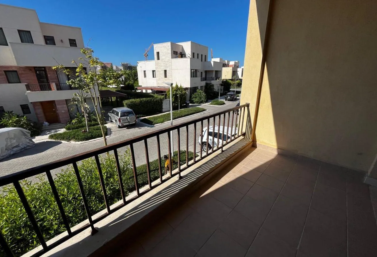 Sale in Marassi: Marassi Blanca Villa View Lake And Golf For Sale