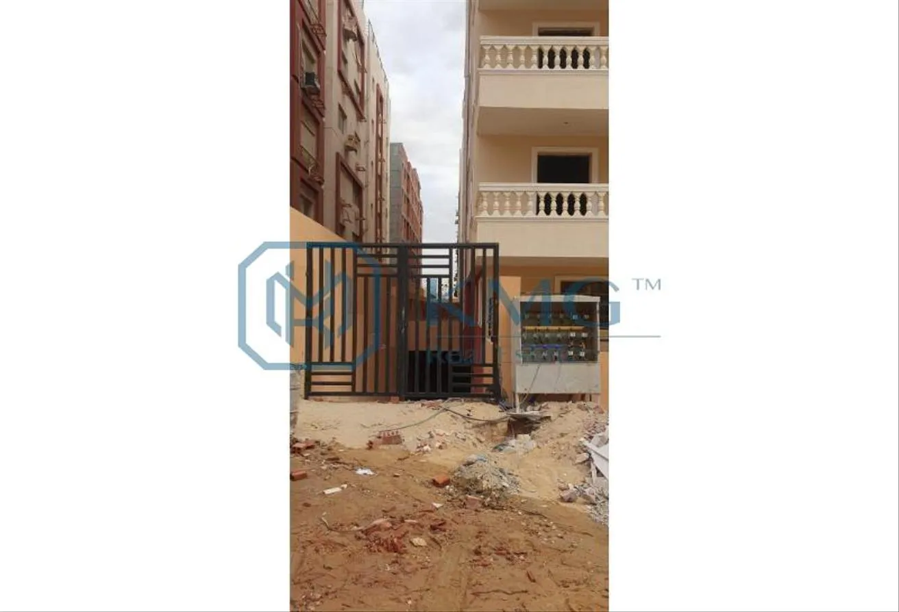 Sale in Al Andalus El Gedida: استلم الان وقسط على ٥ سنوات شقة٢٠٠م أرضي بحديقة