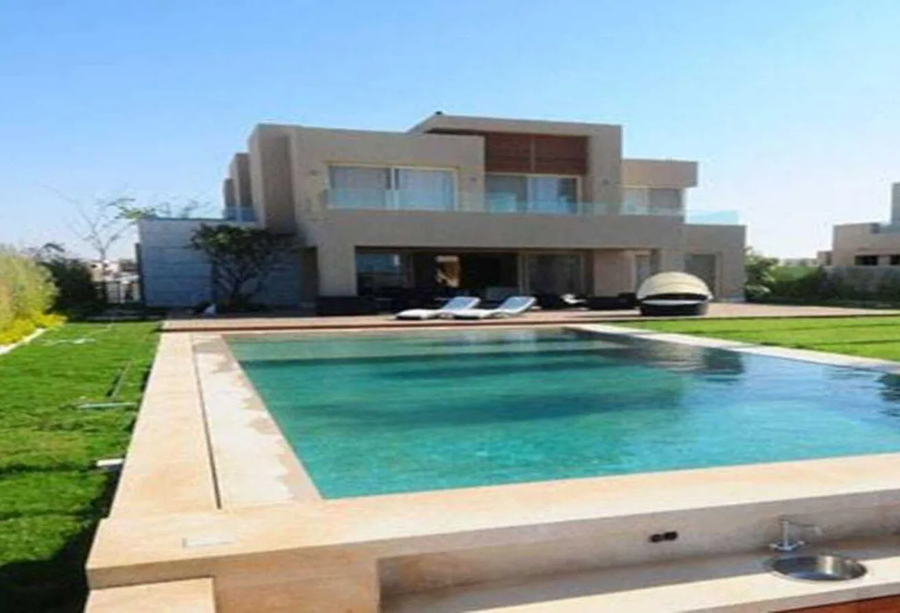 Sale in Lasirena: Own a luxurious Water FF Townhouse in Hacienda
