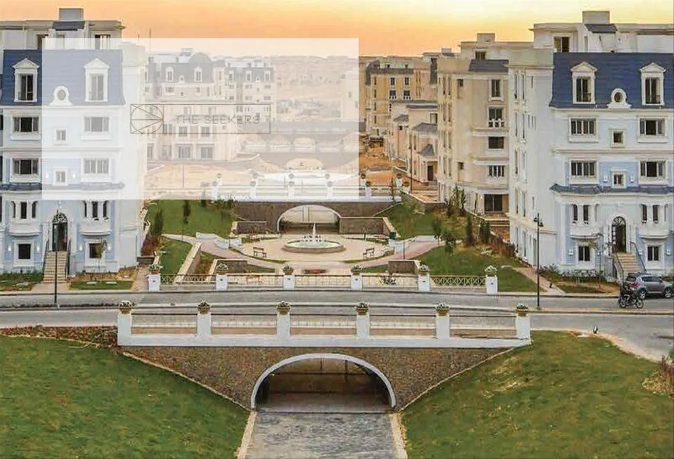 Sale in Mountain View Hyde Park: 4 bed Direct pool view fully finished RTM