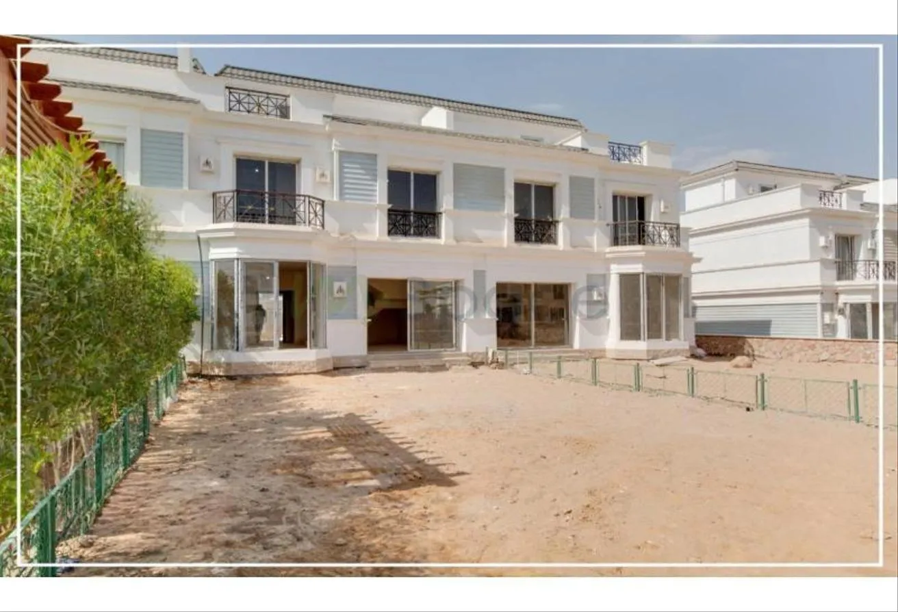 Sale in Mountain View 4: للبيع تاون هاوس ماونتن فيو اكتوبرفي mv4