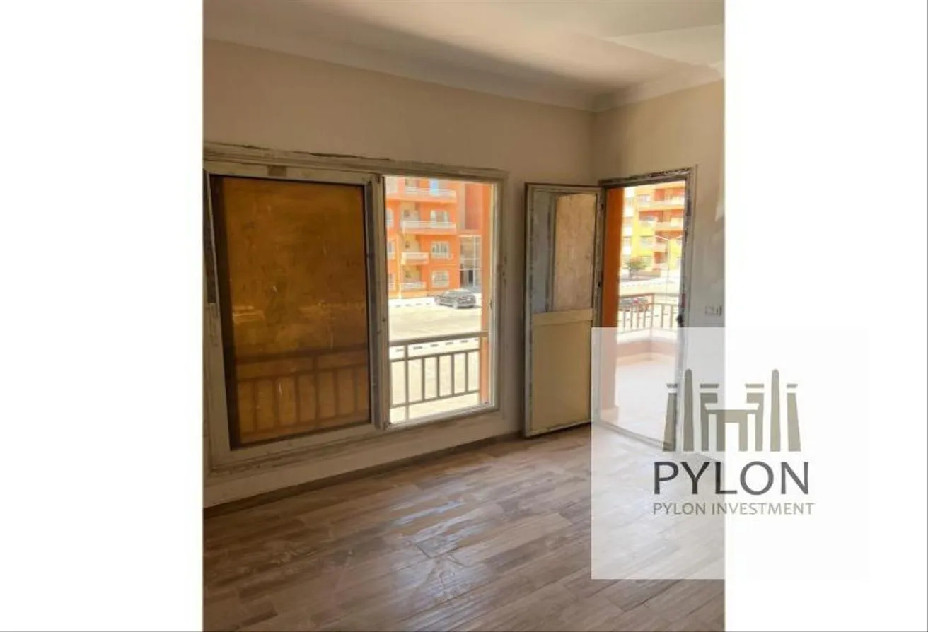 Rent in Wesal City: شقة للايجار القانون 170 متر في كمبوند وصال
