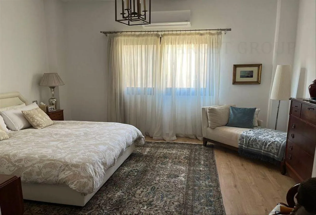 Gallery Image 12