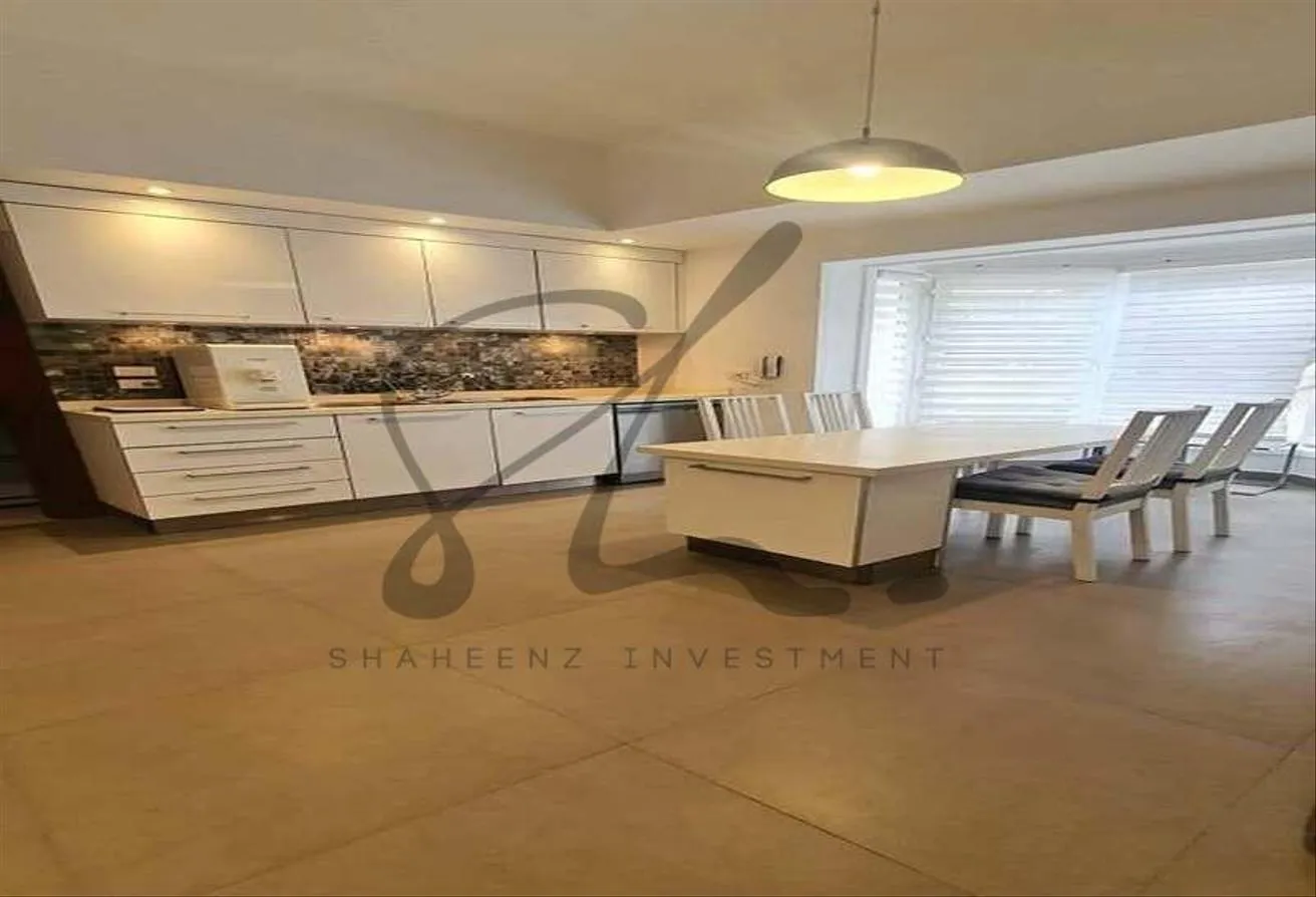 Gallery Image 13