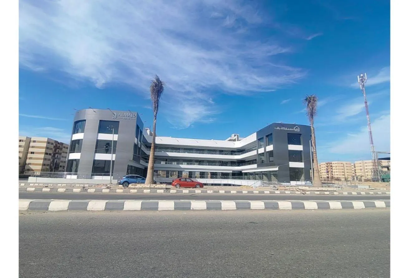 Sale in New Obour City: محلك تقسيط في قلب العبور الجديده علي شارع ال70