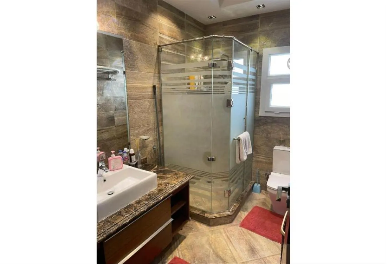 Gallery Image 13