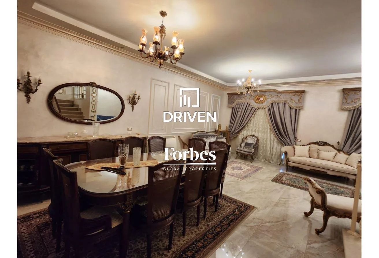 Sale in Royal Meadows: Townhouse Royal Meadows - Superlux - For Sale .