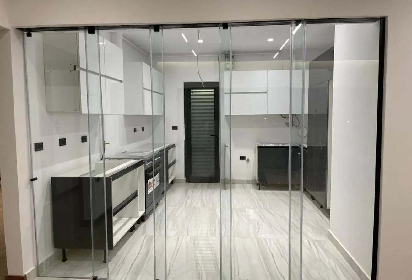 Rent in Azad: Lake View Compound, a masterpiece apartment, a dis