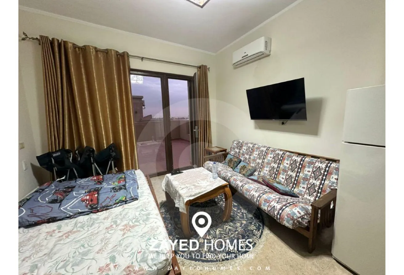 Rent in Casa: Furnished studio with separate room for rent -casa