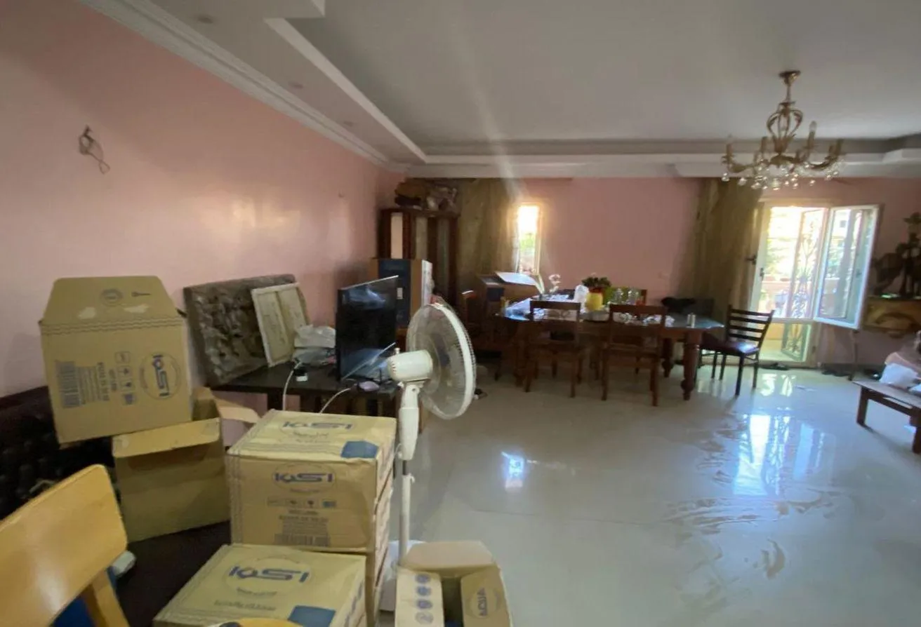 Sale in El Yasmeen: مبنى بالكامل للبيع - كمبوند الياسمين الامن العام