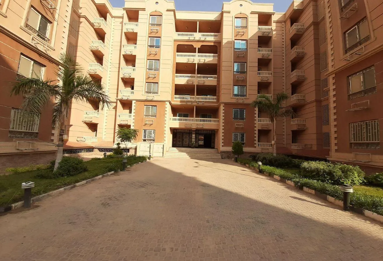 Sale in Al Andalus District: شقه بسعر لقطه للبيع في كومبوند لايت سيتي
