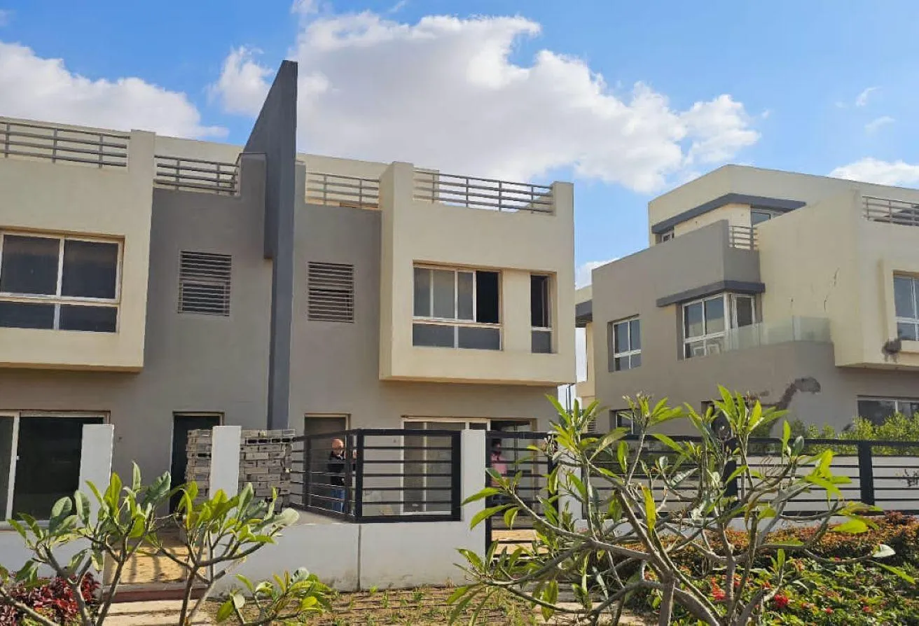 Sale in Hyde Park: stunning view - twin house for sale in Hyde Park