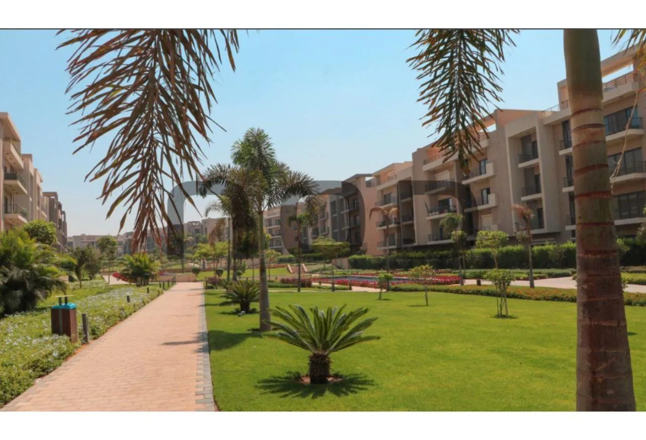 Sale in Fifth Square: Apartment for sale in Fifth square prime location