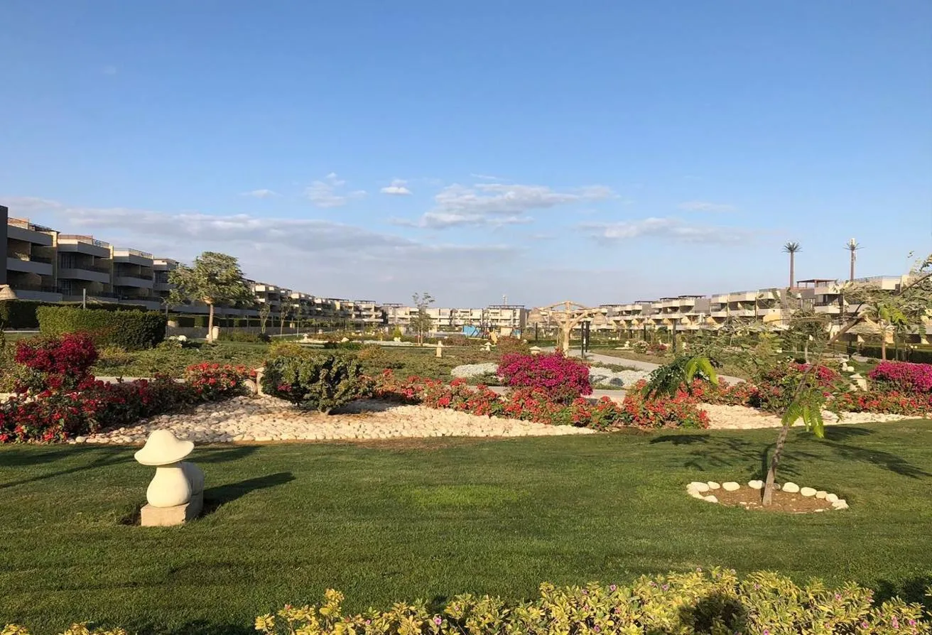 Sale in Blumar: امتلك شاليه ارضي غرفتين في بلومار مقدم395 الف