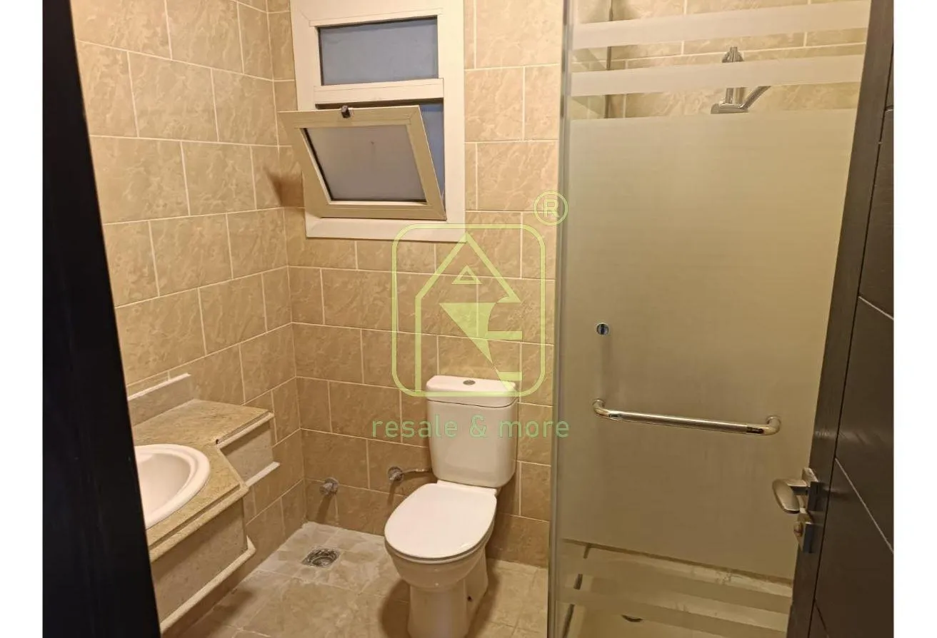 Rent in The Address: شقة للإيجار غير مفروشة The address الشيخ زايد