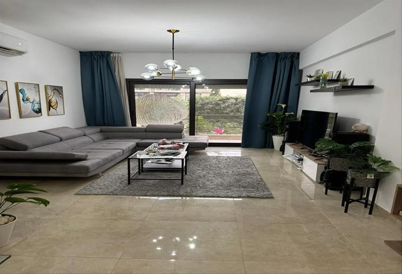 Rent in Fifth Square: Furnished apartment for rent in Fifth Square groun
