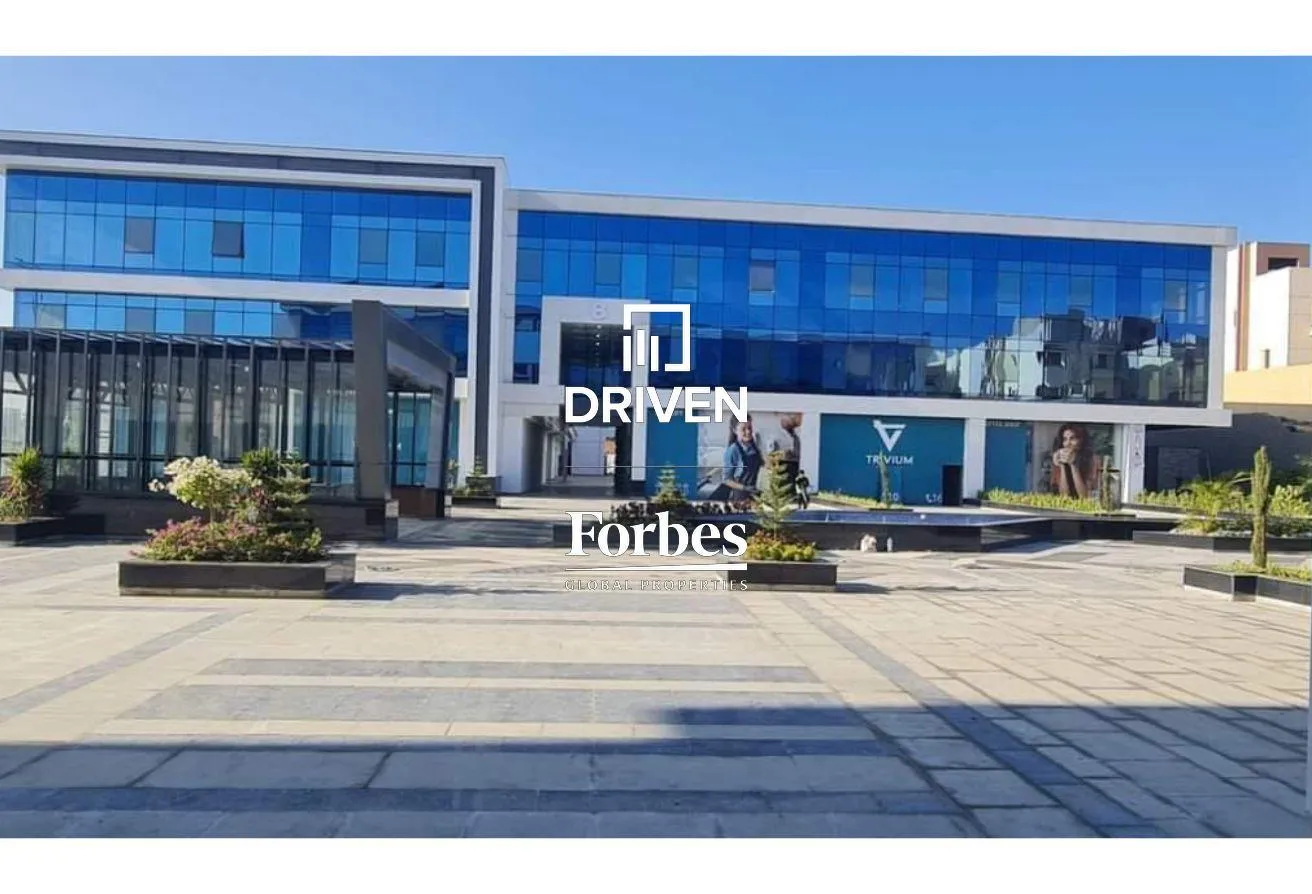 Rent in Trivium Zayed: Sheikh Zayed Office - Super Lux - For Rent .