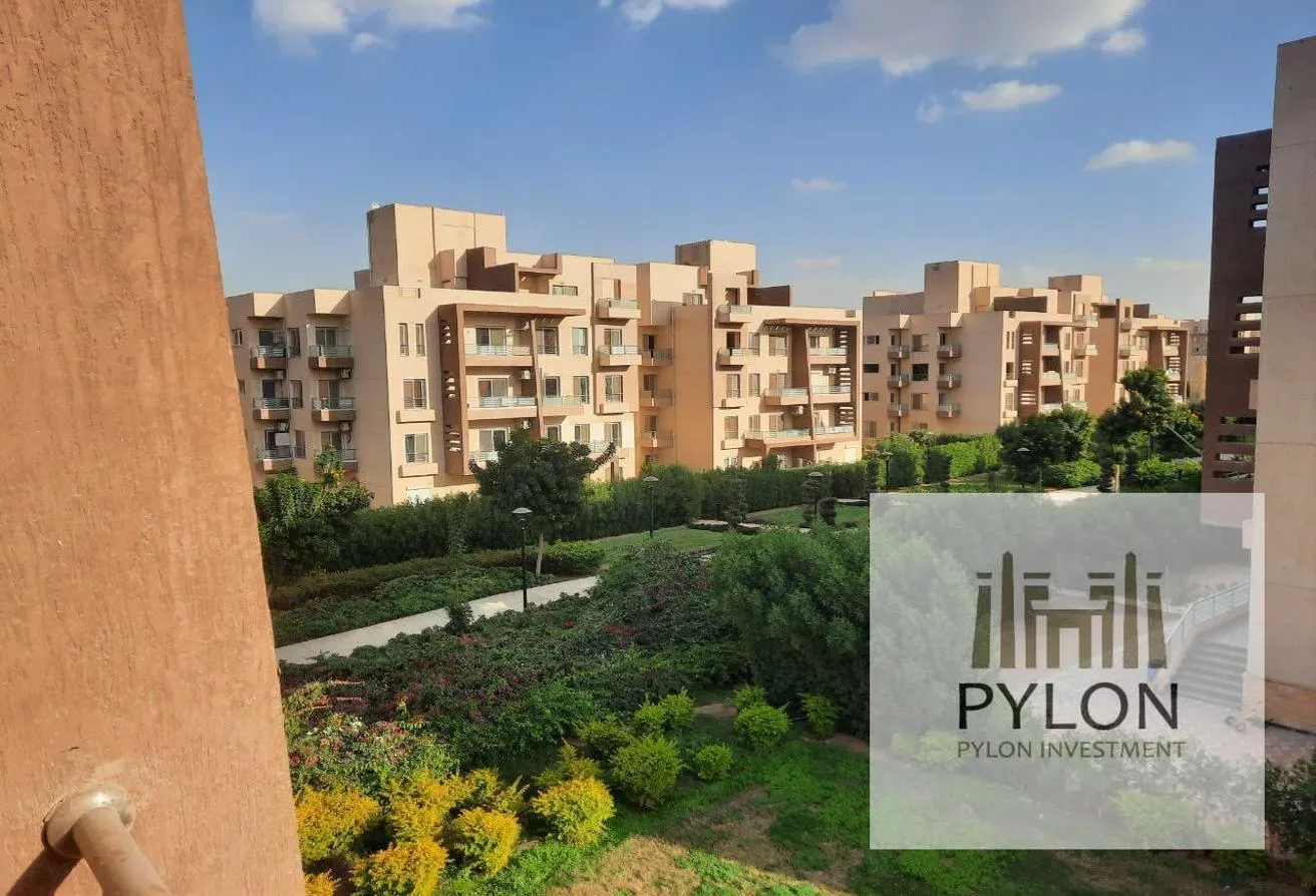 Rent in Wesal City: شقة للايجار القانون 240 متر في كمبوند وصال