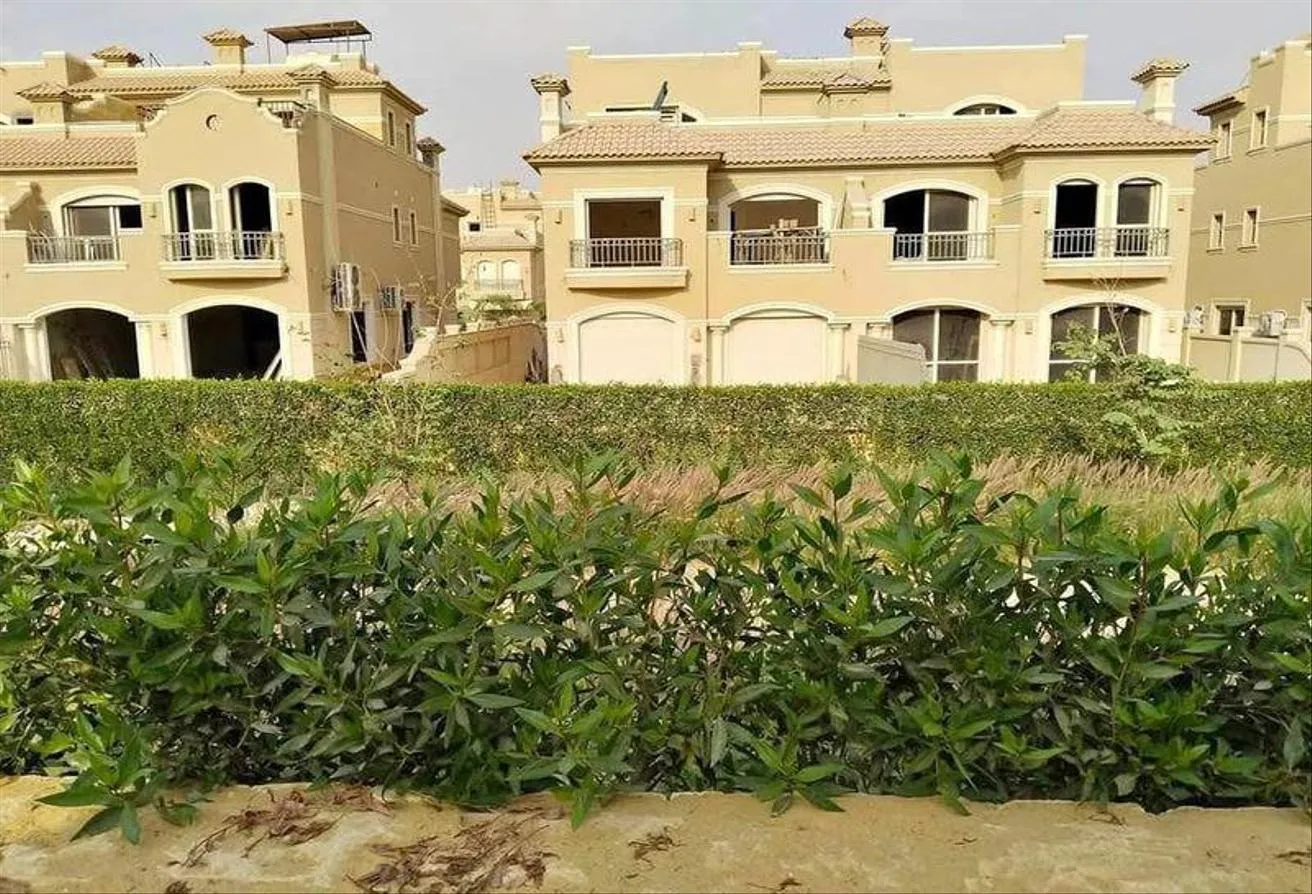 Sale in Joya: Ready to move Twinhouse near Mall of Arabia