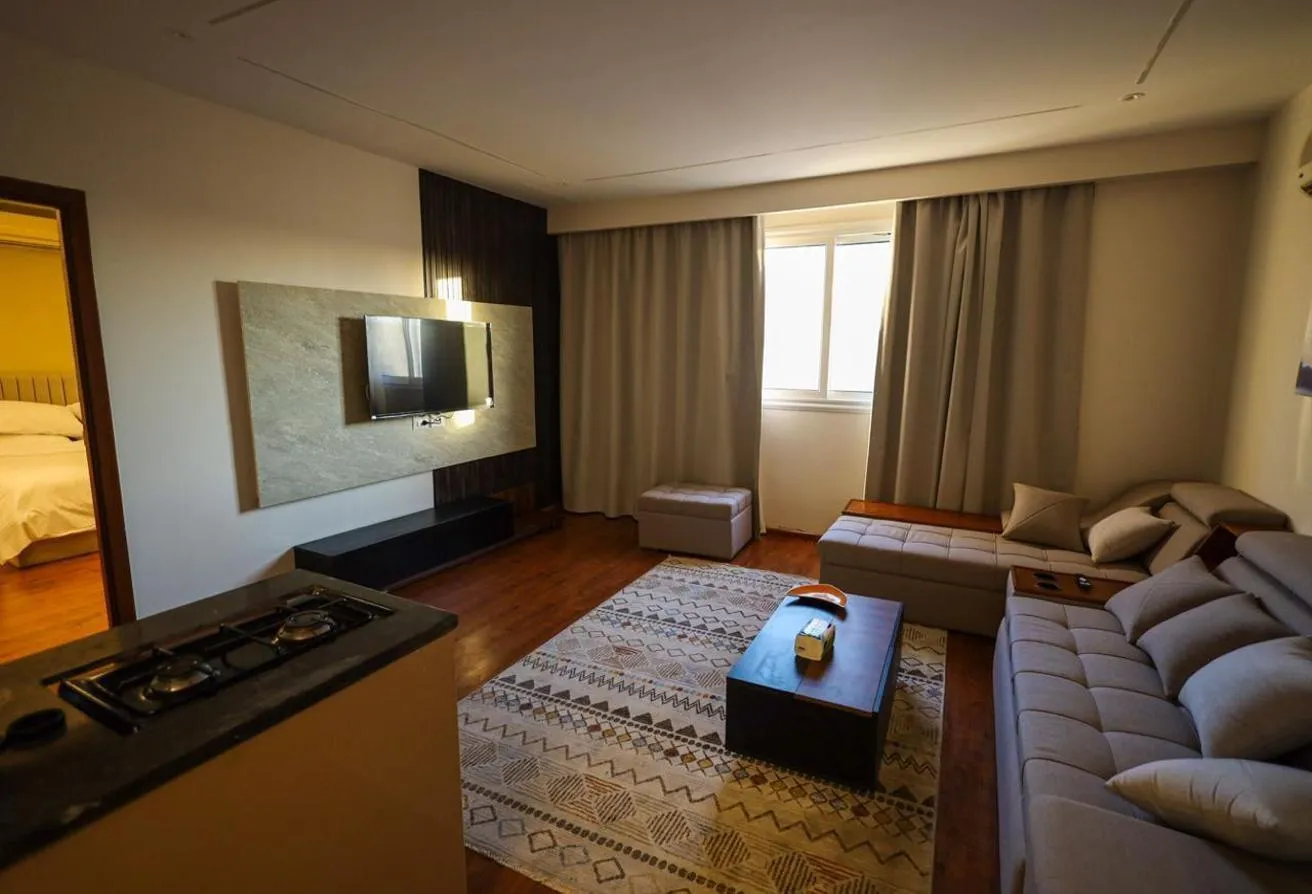 Rent in District 3: استوديو للأيجار فرش فندقي في الحي الثالث فيلات