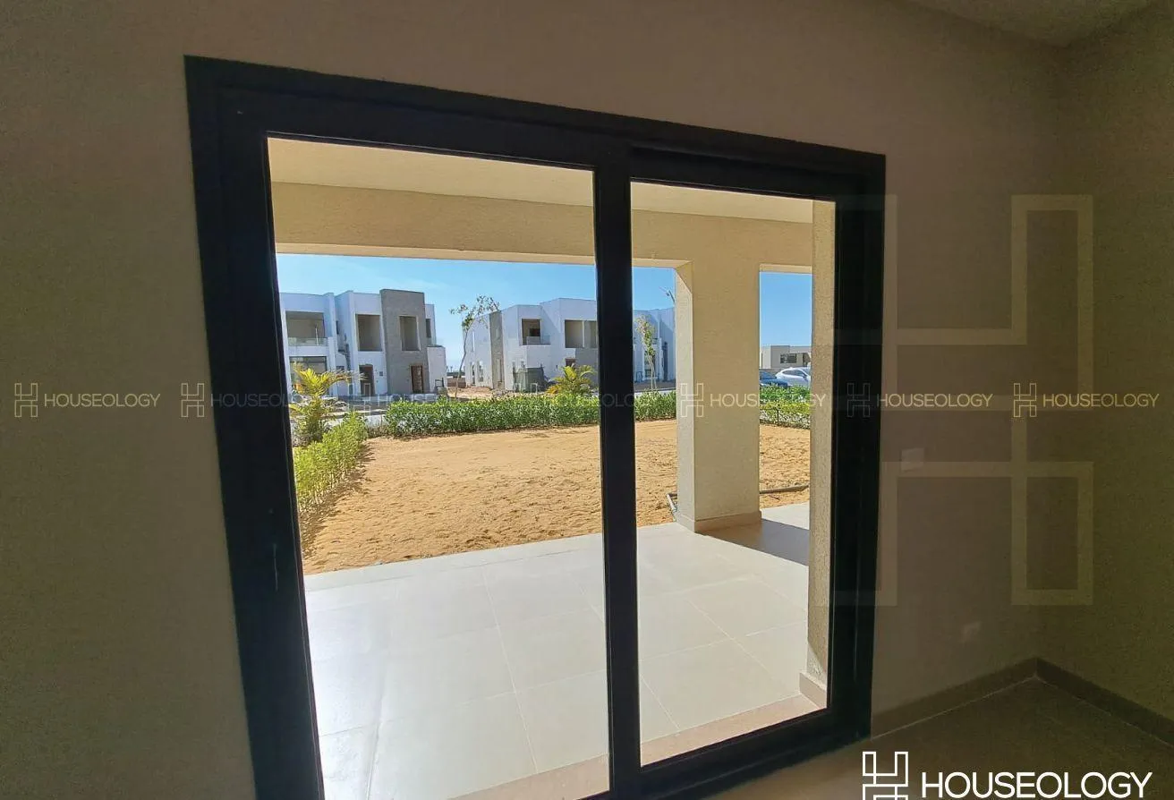 Sale in Azha: Chalet with garden RTM by installment at Azha