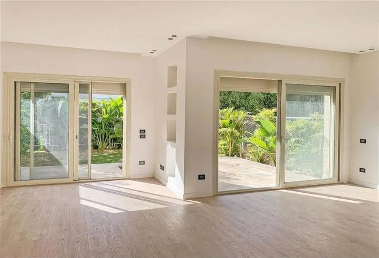 Sale in Lake View: apartment ground with garden, finished in lake vie
