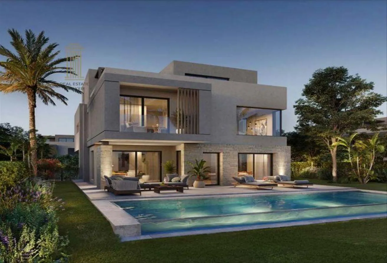Sale in City Gate: تاون هاوس 360متر 4 غرف خطة دفع علي 4 سنوات 5%مقدم