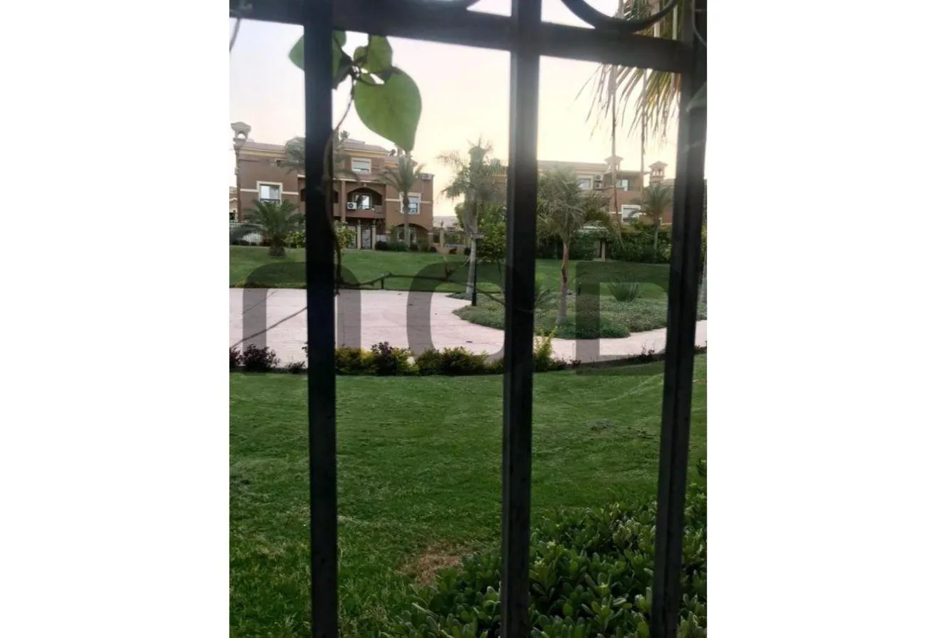 Sale in Les Rois: Twin house in Les Rois -Under Market Price