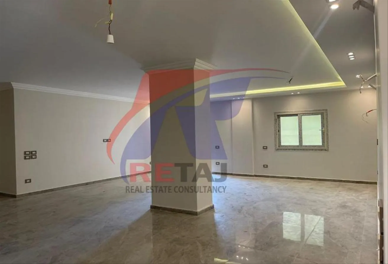 Sale in Central New Cairo: شقه باميز لوكشن امام الجامعه الامريكيه باقل سعر