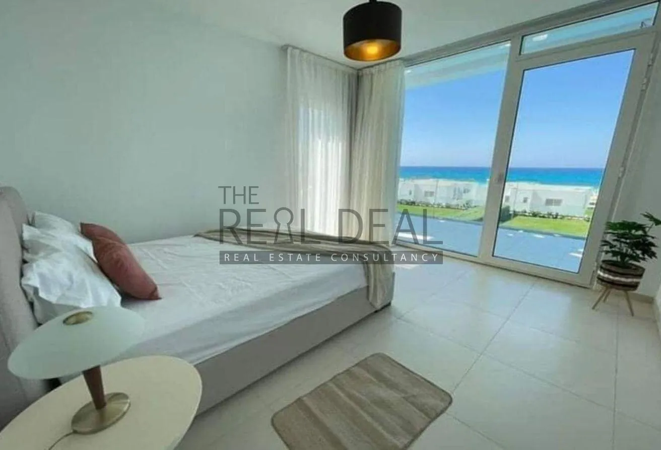 Sale in La vista Ras El Hikma: Chalet for sale in the coast ready to move, finish