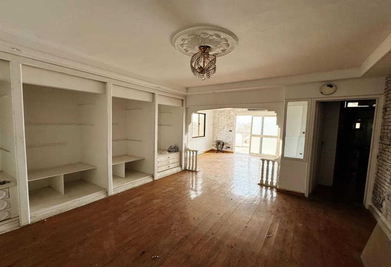 Rent in Mohandessin: شقة دوبلكس للإيجار او البيع  بجوار نادي الصيد