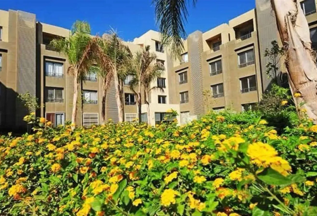 Sale in Palm Hills Golf Extension: فيلا مستقله علي الجولف صف اول في بالم هيلز لقطه
