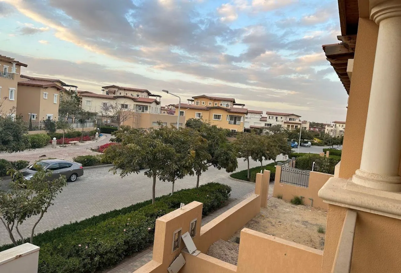 Sale in Hyde Park: Own a palace amazing community  Fifth Settlement.