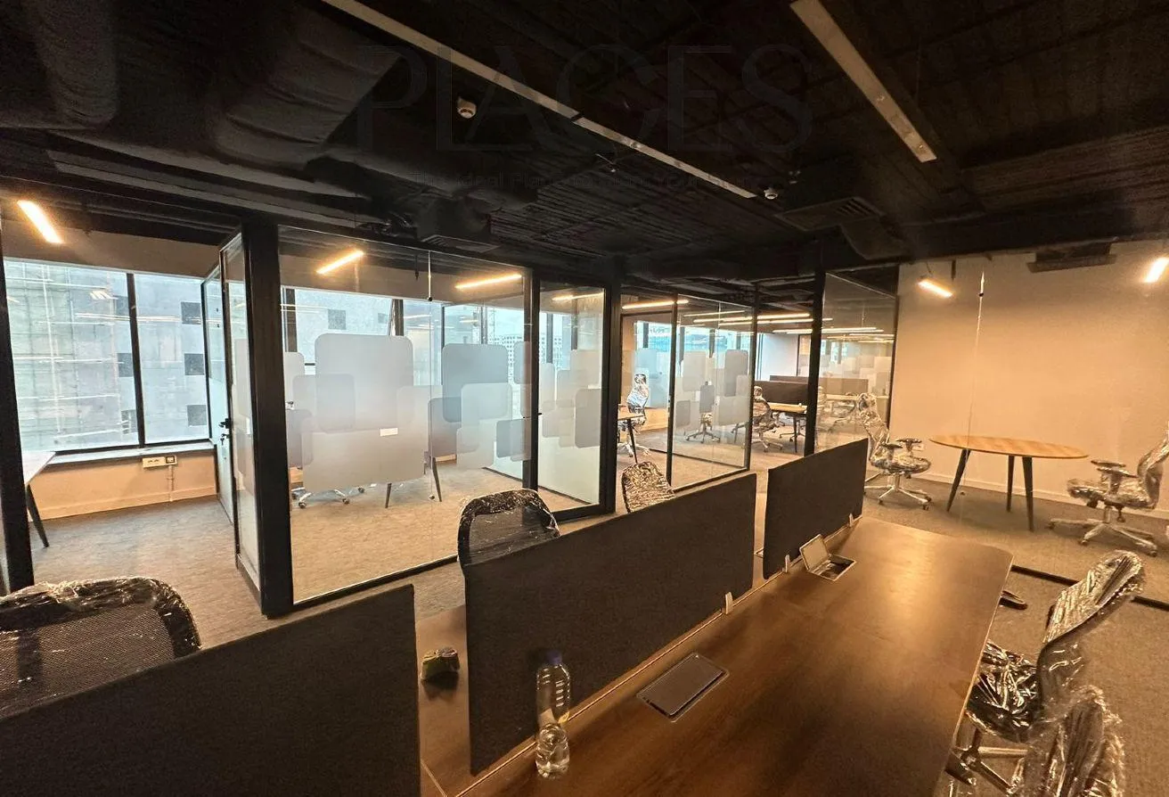 Rent in V90: Administrative office for rent with an area of 600