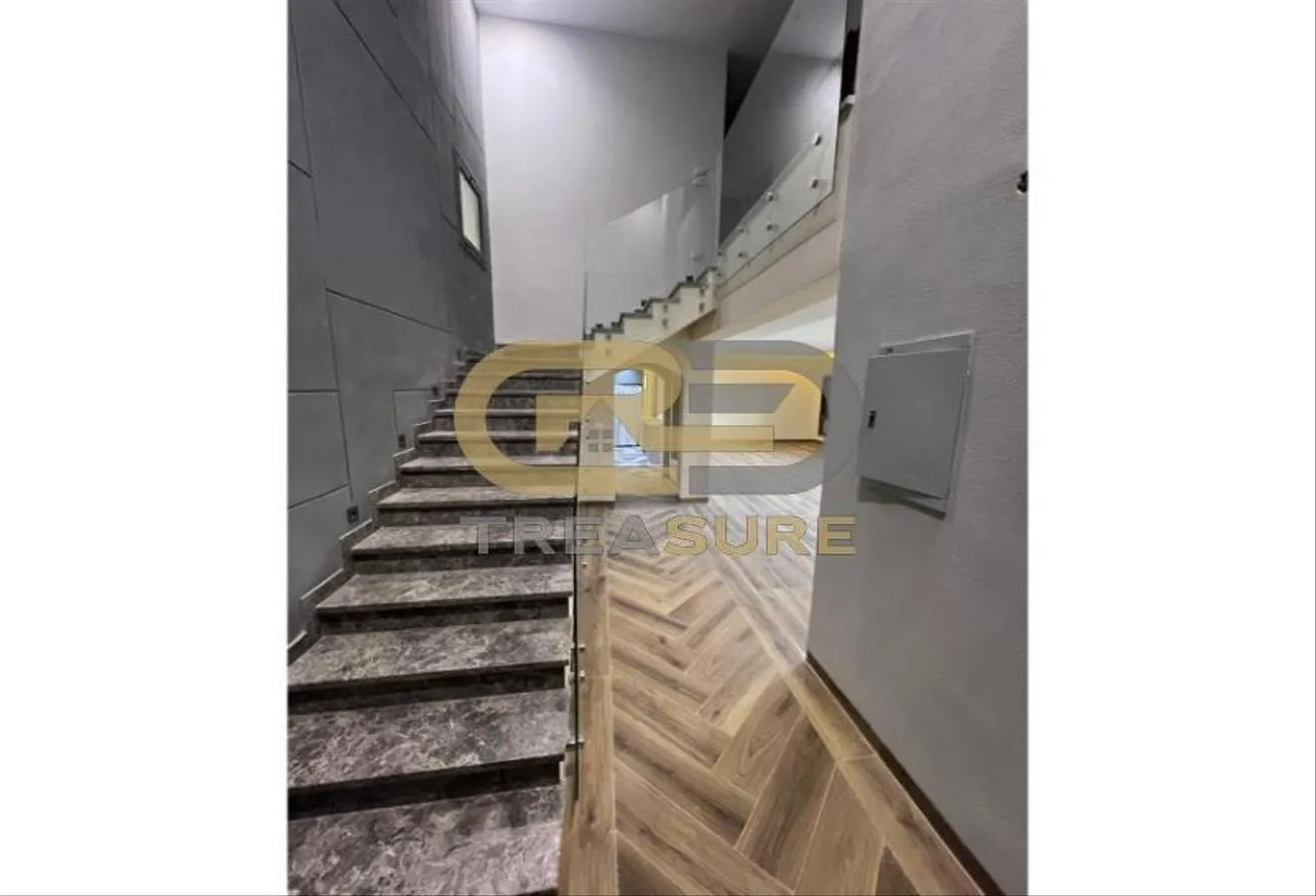 Rent in Eastown: Semi Furnished Duplex in Eastown Super Lux       .