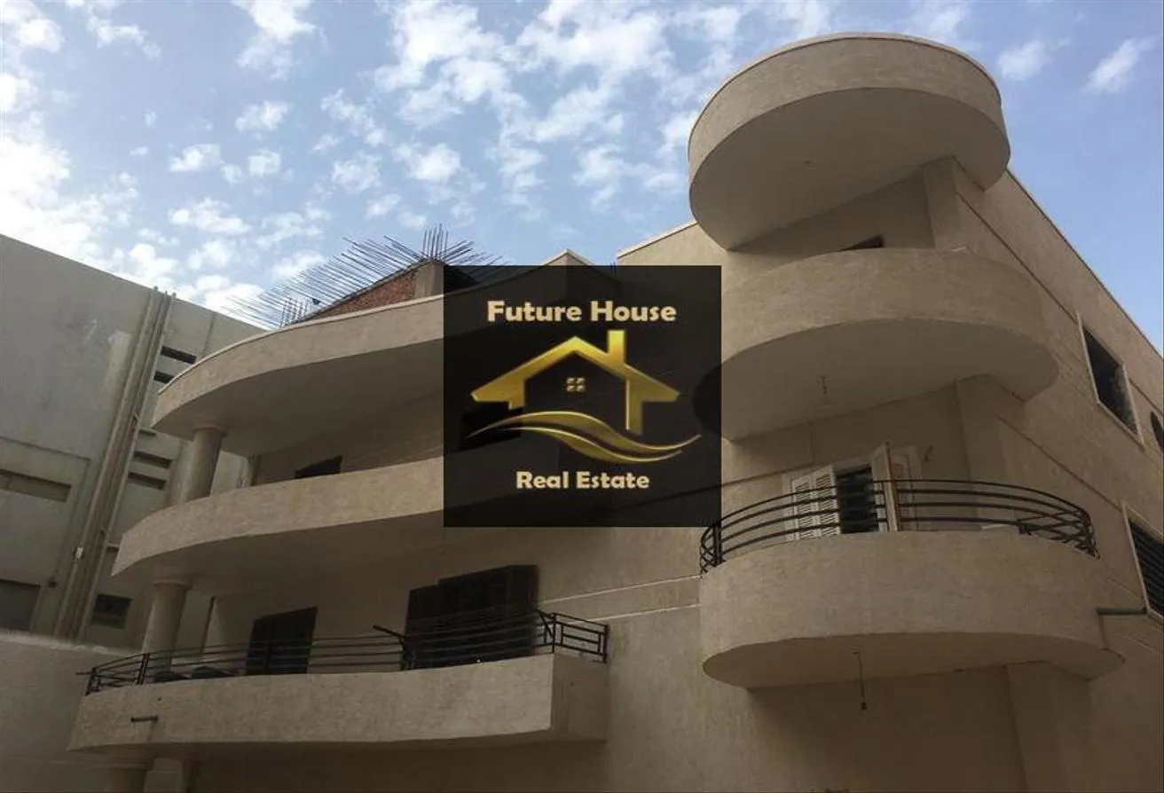 Sale in Al Narges 8: فيلا 960م للبيع بالنرجس 8 برايم لوكيشن التجمع