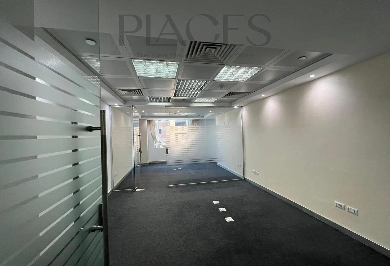 Rent in V90: Administrative space for rent 200 m directly on th