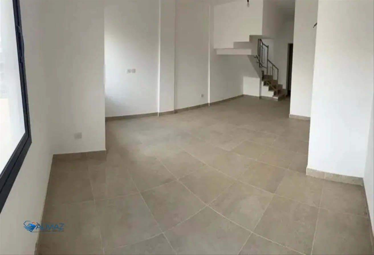 Sale in Fifth Square: Penthouse for sale in Fifth Square Compound
