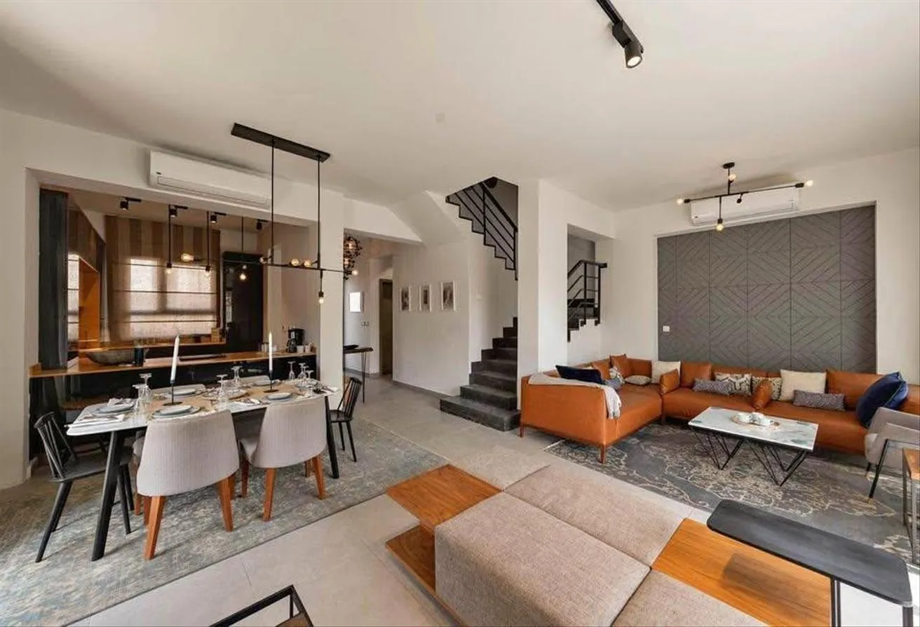 Sale in Al Burouj Compound: Penthouse with Roof in Best Location in Al Burouj