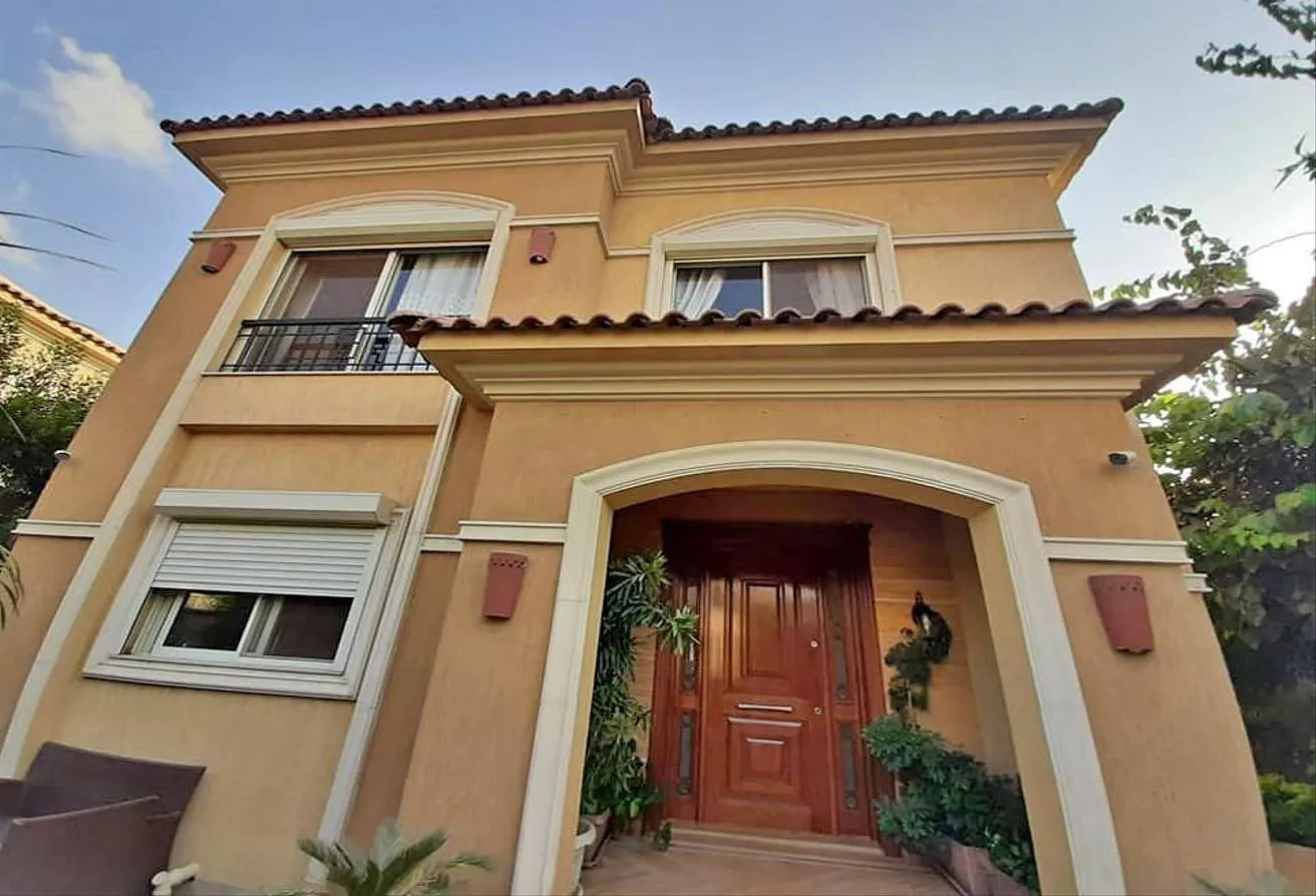 Sale in Stone Park: Villa For Sale 310M Prime Location in Stone Park