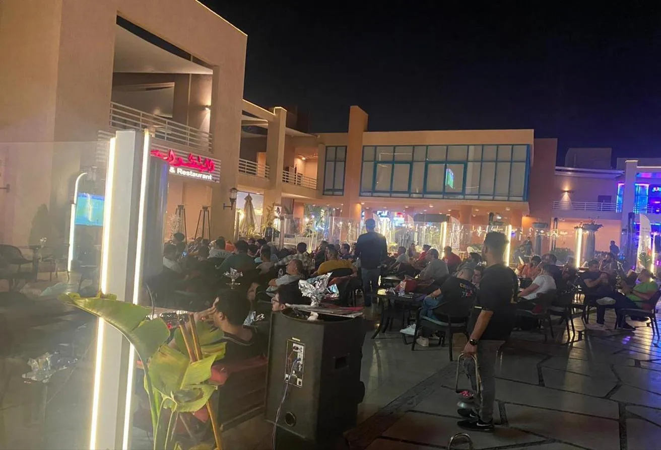 Rent in El Rehab Extension: محل للايجار في السوق الشرقي مساحه 180 متر للبرندات