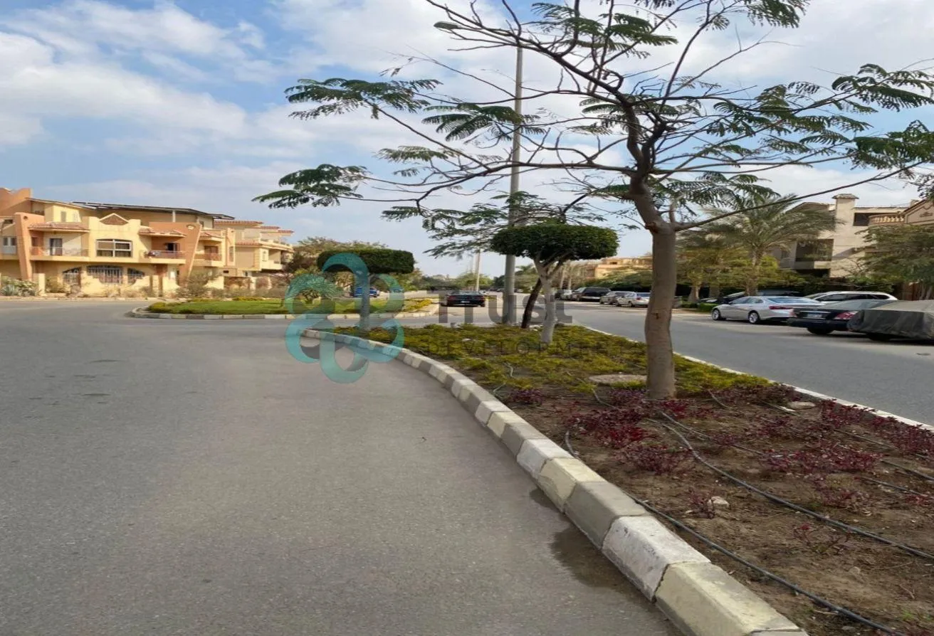 Sale in Yasmine compound: شقة ريسيل في كمبوند الياسمين الشيخ زايد بسعر مميز