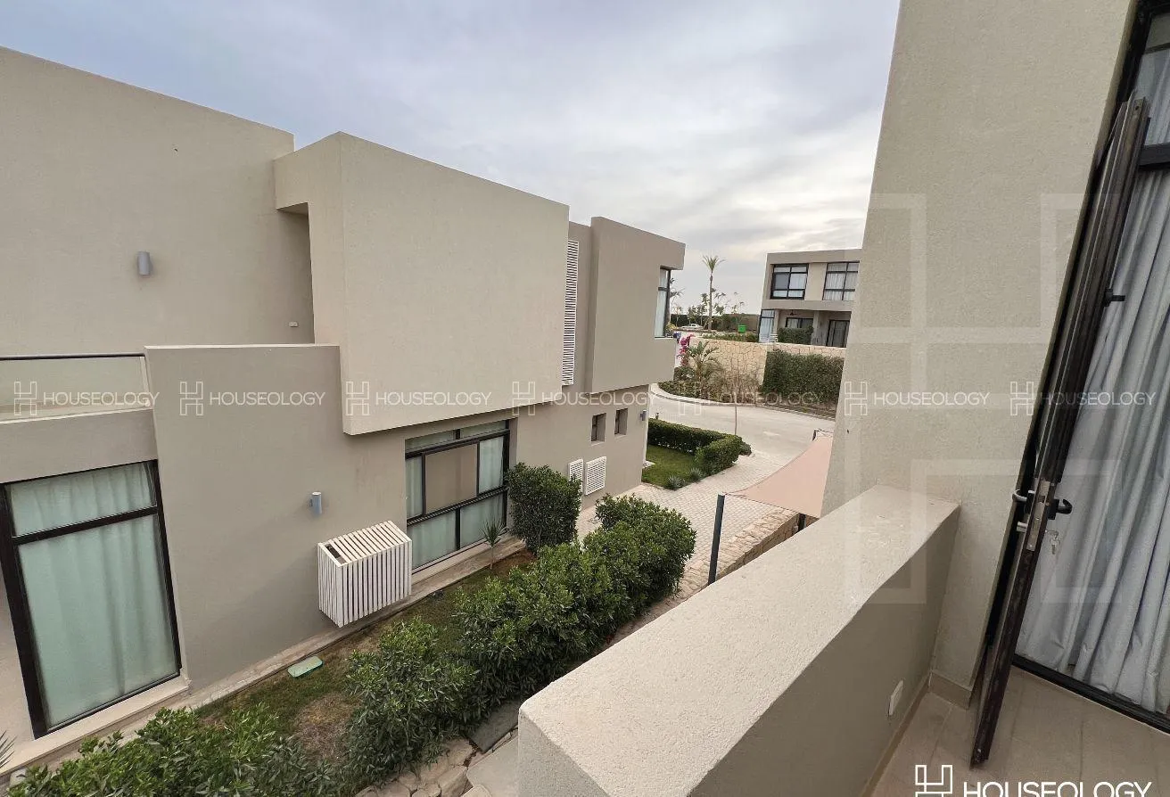 Sale in Azha: Townhouse 4bedrooms 1st row lagoon at Azha Sokhna