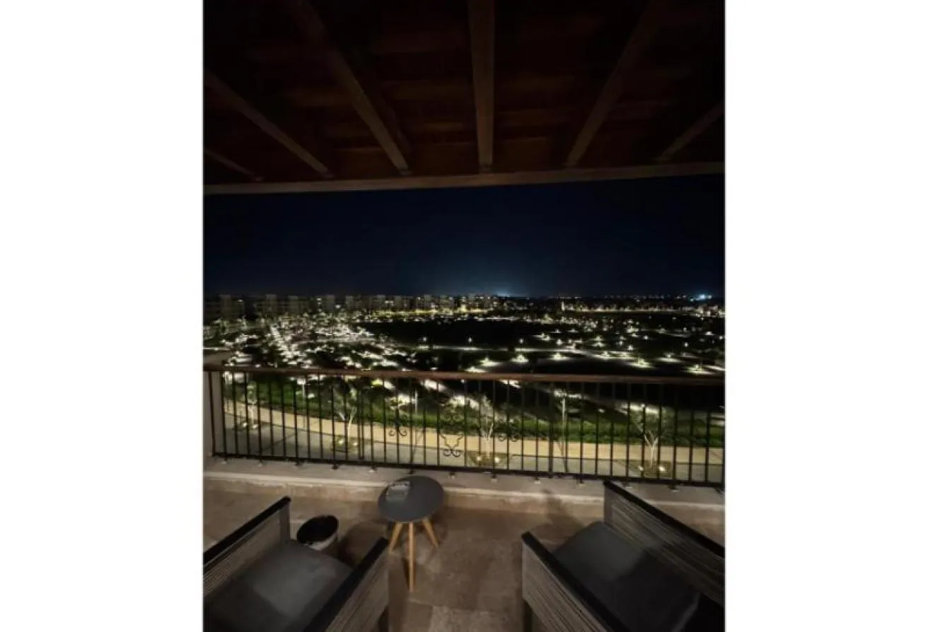 Sale in Mivida: very prime location apartment for sale 