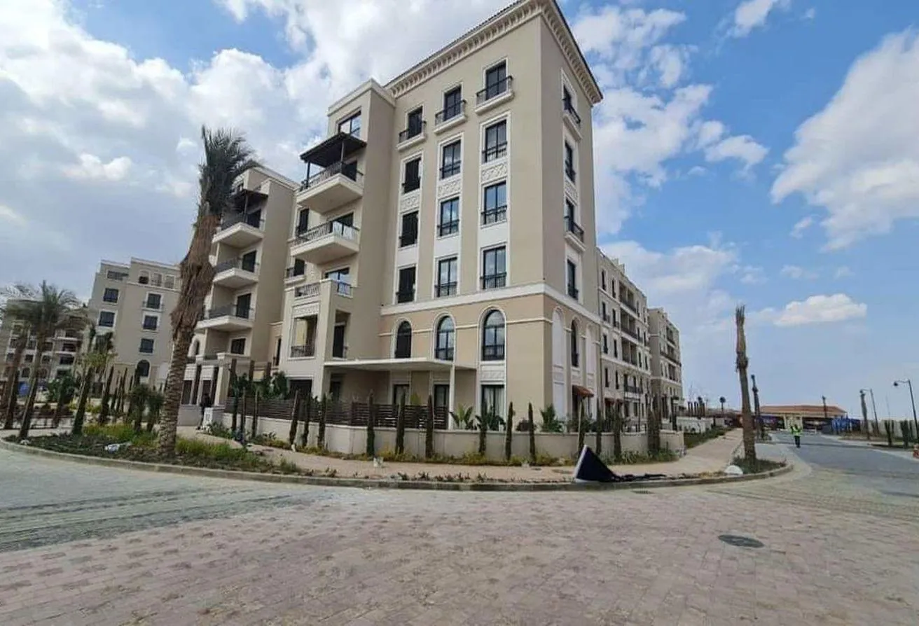 البيع في فيلدج ويست: شقة بجاردن متشطبة أقرب إستلام فى فيلدج ويست 