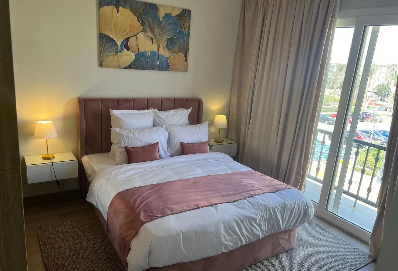 Rent in Mivida: Apartment in Mivida Avenue Compound for rent hotel