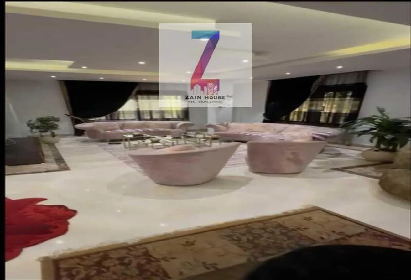 Sale in Royal City: For sale,  villa in Royal City Sheikh Zayed