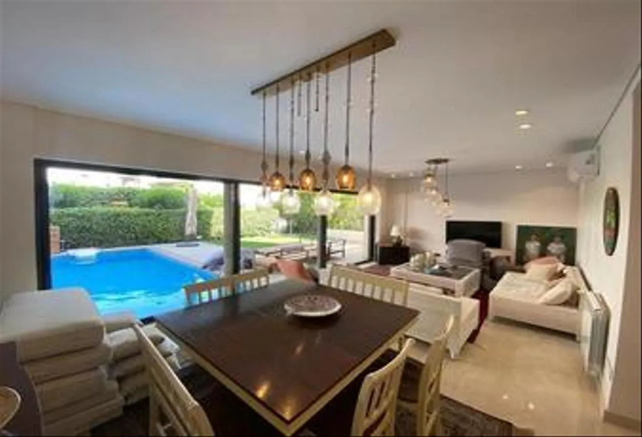 Rent in Lake View: Apartment With Garden And Private Pool For Rent