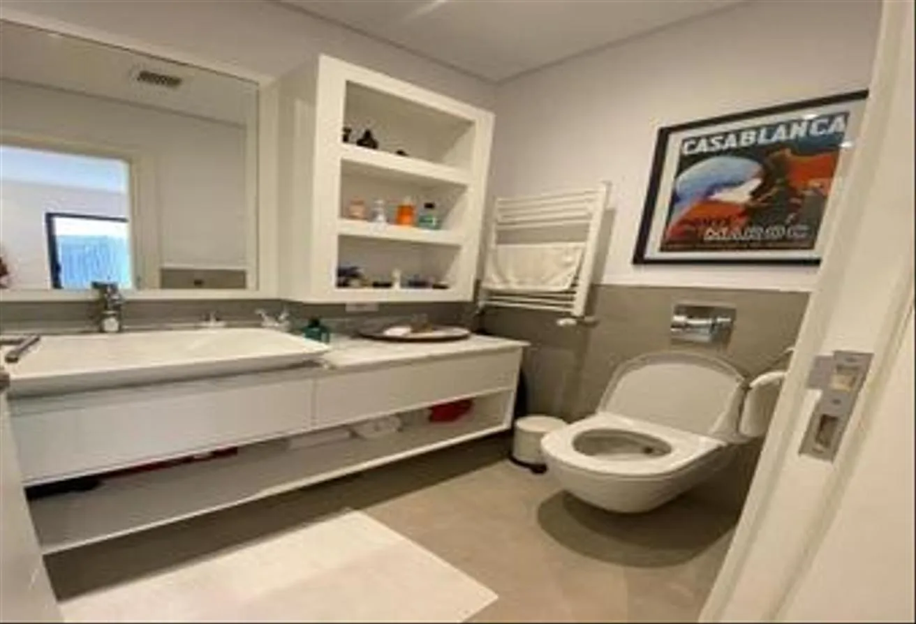 Gallery Image 10