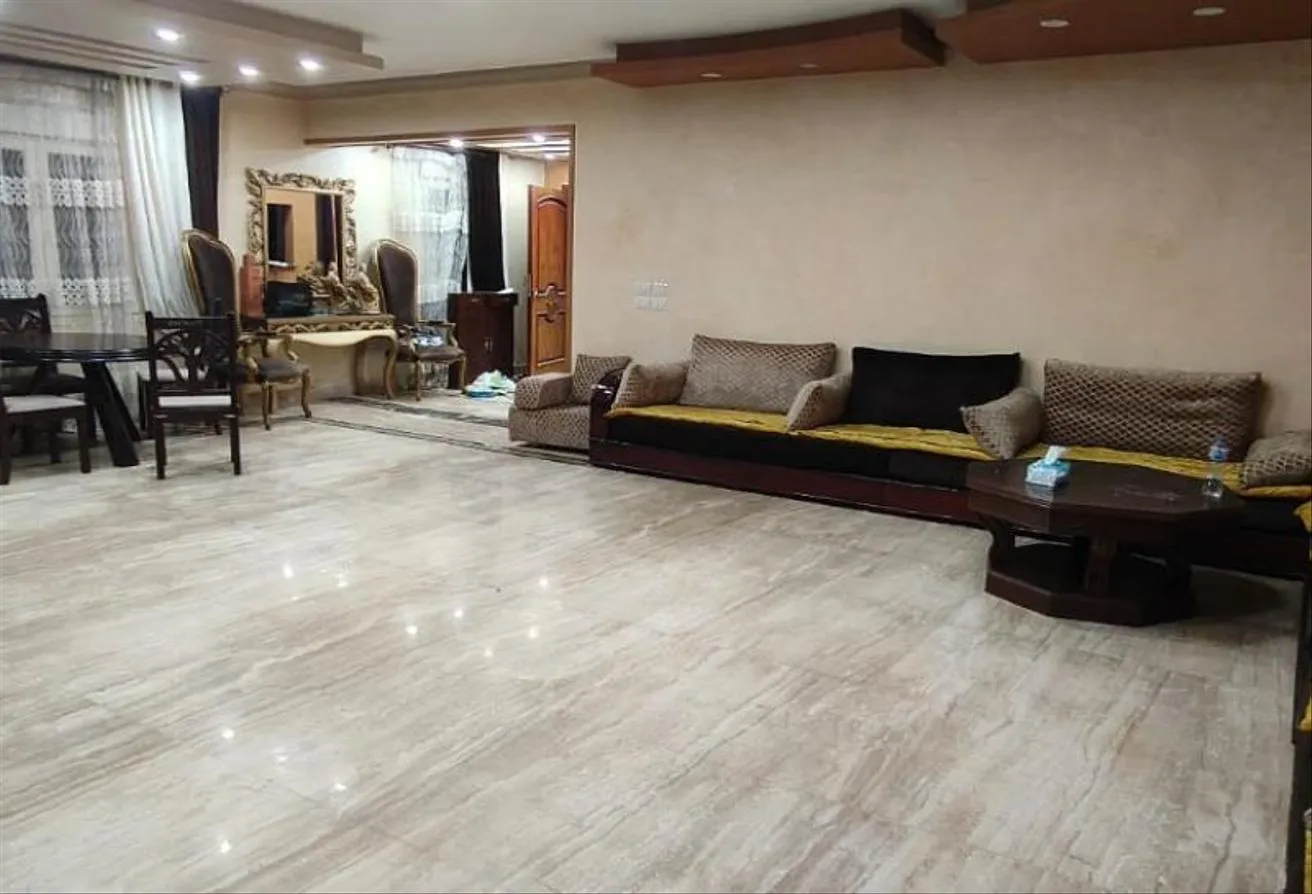 البيع في حدائق المهندسين: فيلا توين هاوس للبيع كمبوند حدائق المهندسين 300م 